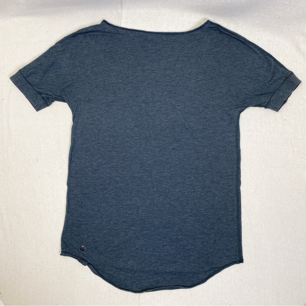 Lululemon Ravi Tee - Picture 3 of 8